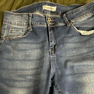 Size 14 Crop shorts, stretchy